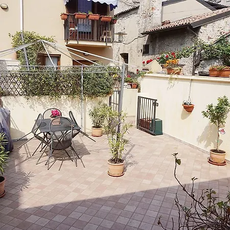 Old Town - Independent In Apartment Sirmione